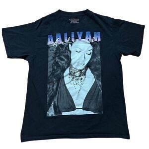 Aaliyah graphic tee shirt‎ women’s sz M